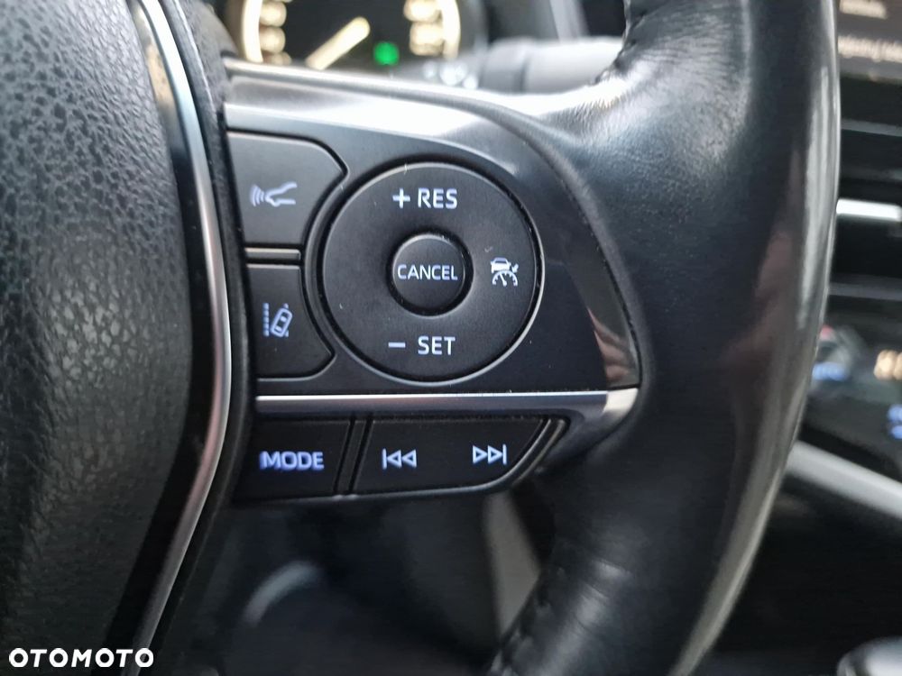 Toyota Camry 2.5 Hybrid Executive CVT - 24