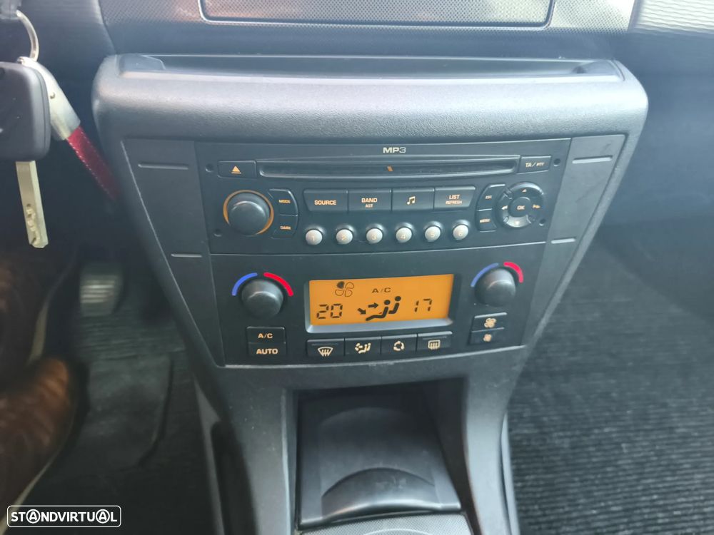 Citroën C4 1.6 HDi VTR Pack - 11