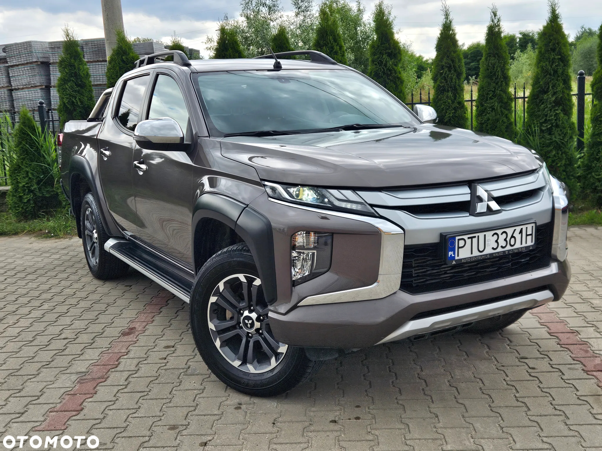 Mitsubishi L200 2.2 d DC Instyle Plus - 33