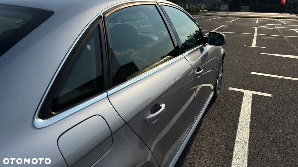 Audi A4 Limousine - 16