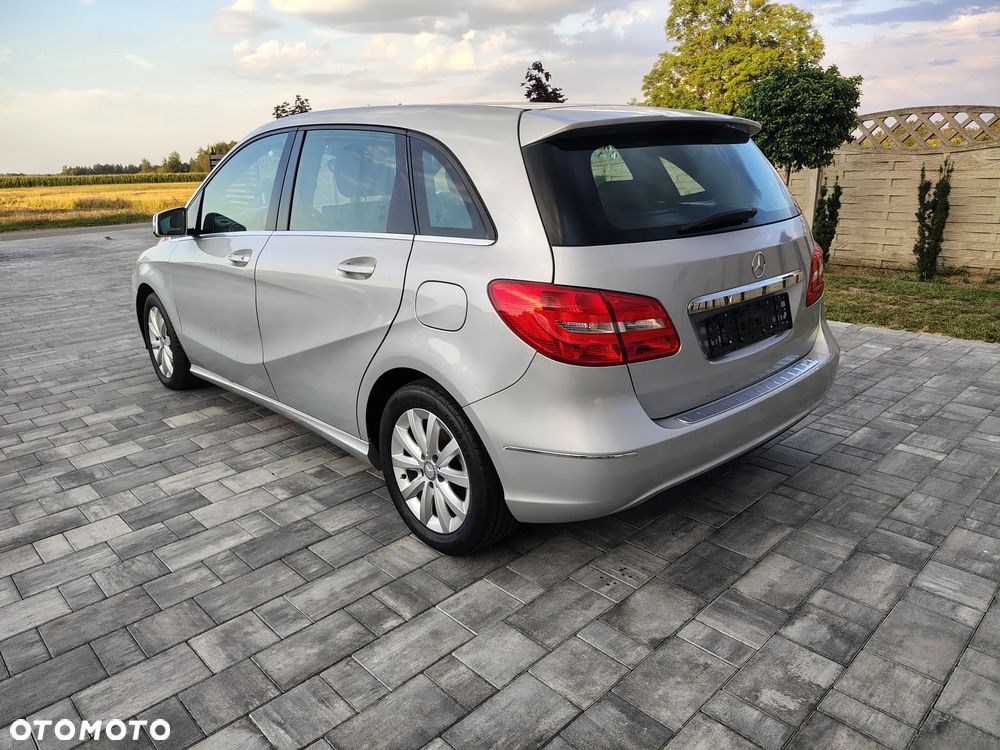 Mercedes-Benz Klasa B 180 BlueEFFICIENCY Edition Style - 4