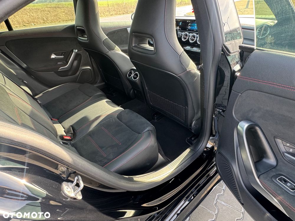 Mercedes-Benz CLA 250 7G-DCT AMG Line - 22