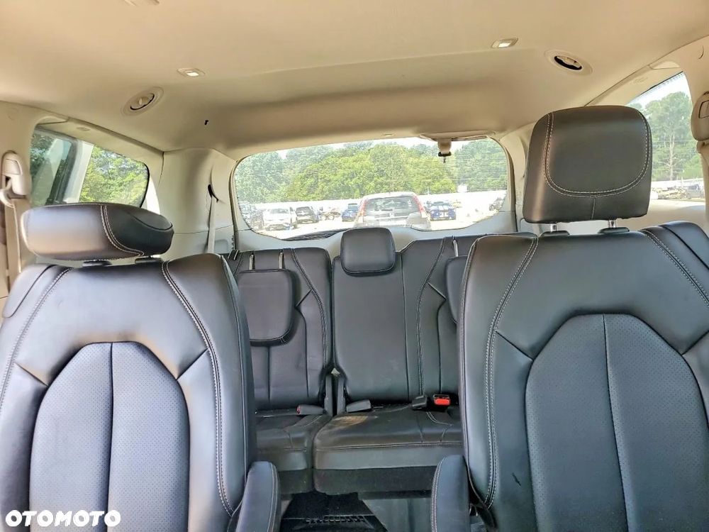 Chrysler Pacifica - 9