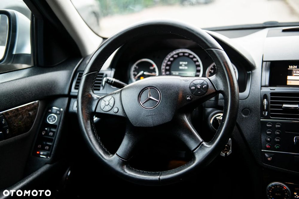 Mercedes-Benz Klasa C 180 Kompressor Automatik Elegance - 32