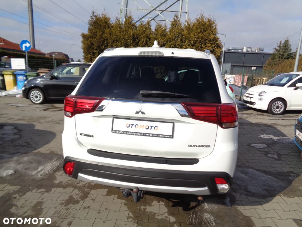 Mitsubishi Outlander 2.0 2WD Diamant Edition - 4