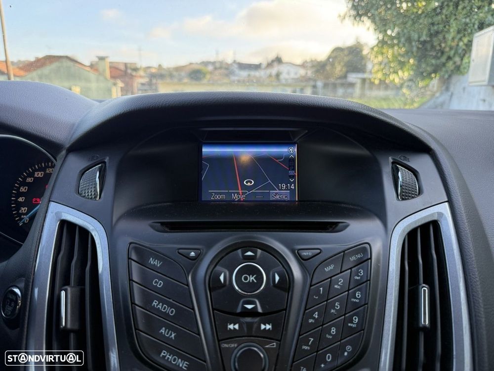 Ford Focus 1.0 EcoBoost S&S TREND - 12