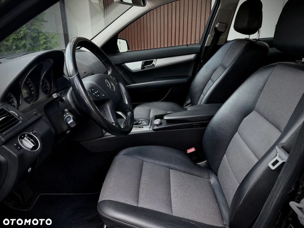 Mercedes-Benz Klasa C 180 CGI Automatik BlueEFFICIENCY Avantgarde - 15