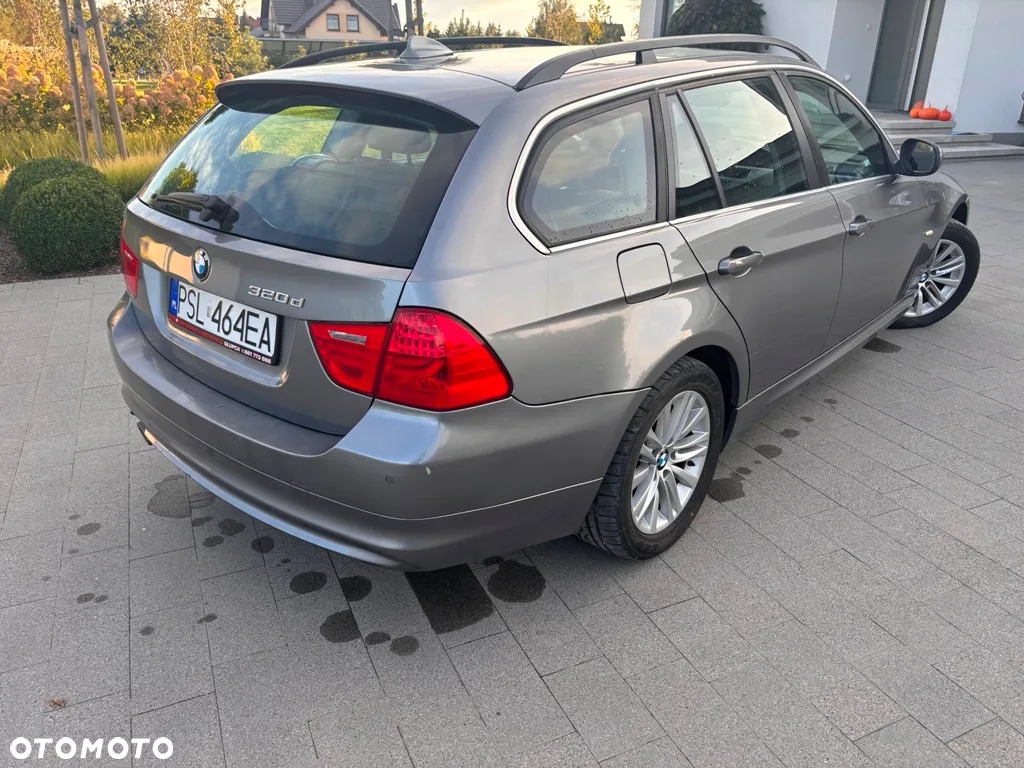 BMW Seria 3 320d DPF Touring Blue Performance Edition Fleet - 7