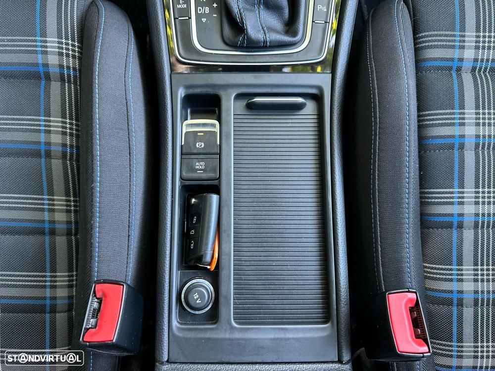 VW Golf 1.4 GTE Plug-In-Hybrid DSG - 34