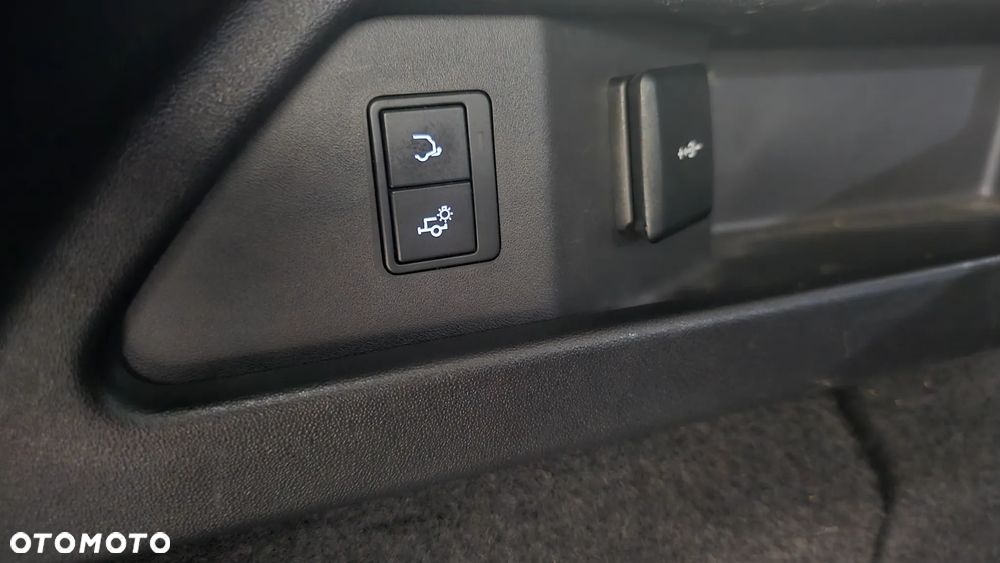 Land Rover Discovery Sport D200 Dynamic S - 32