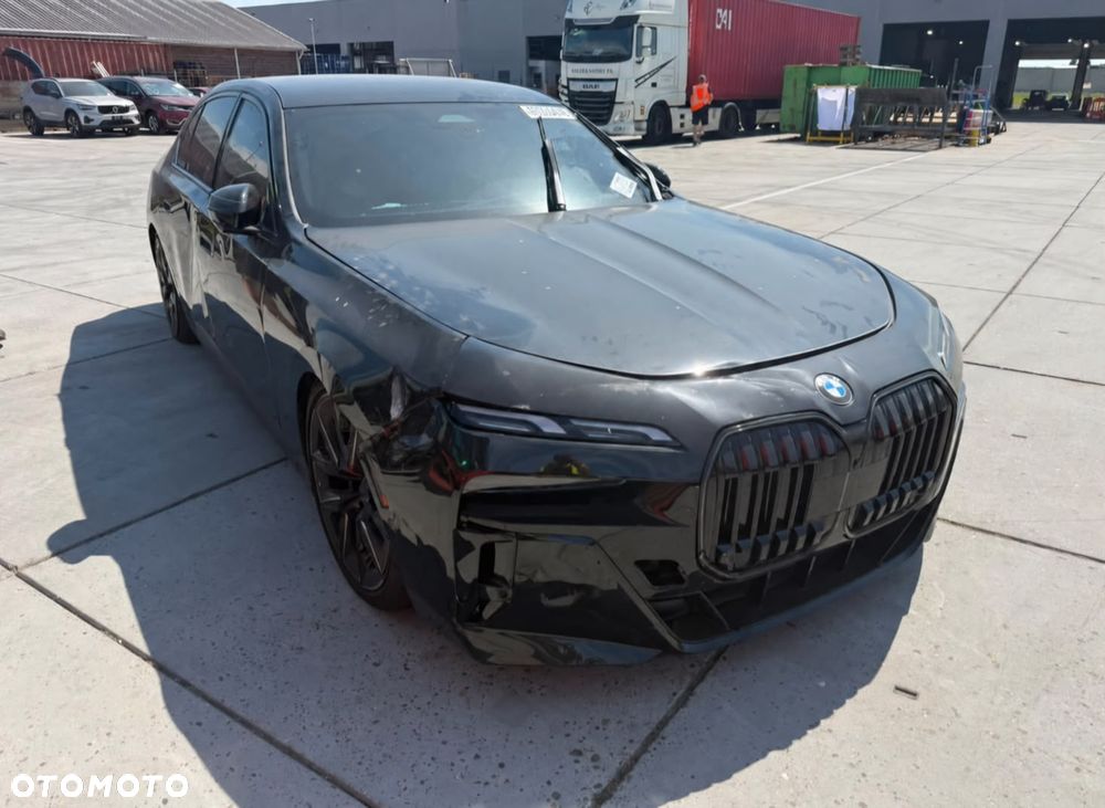 BMW Seria 7 - 18