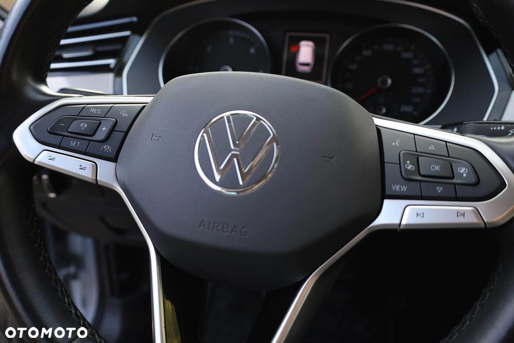 Volkswagen Passat 2.0 TDI EVO Business - 27