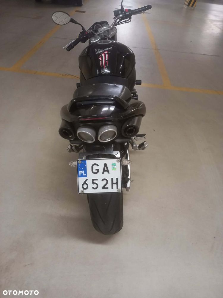 Suzuki GSR - 3