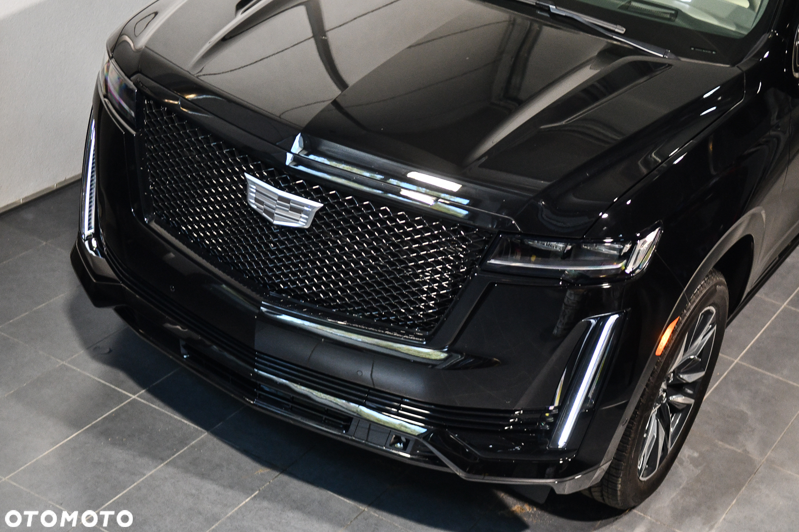 Cadillac Escalade - 8