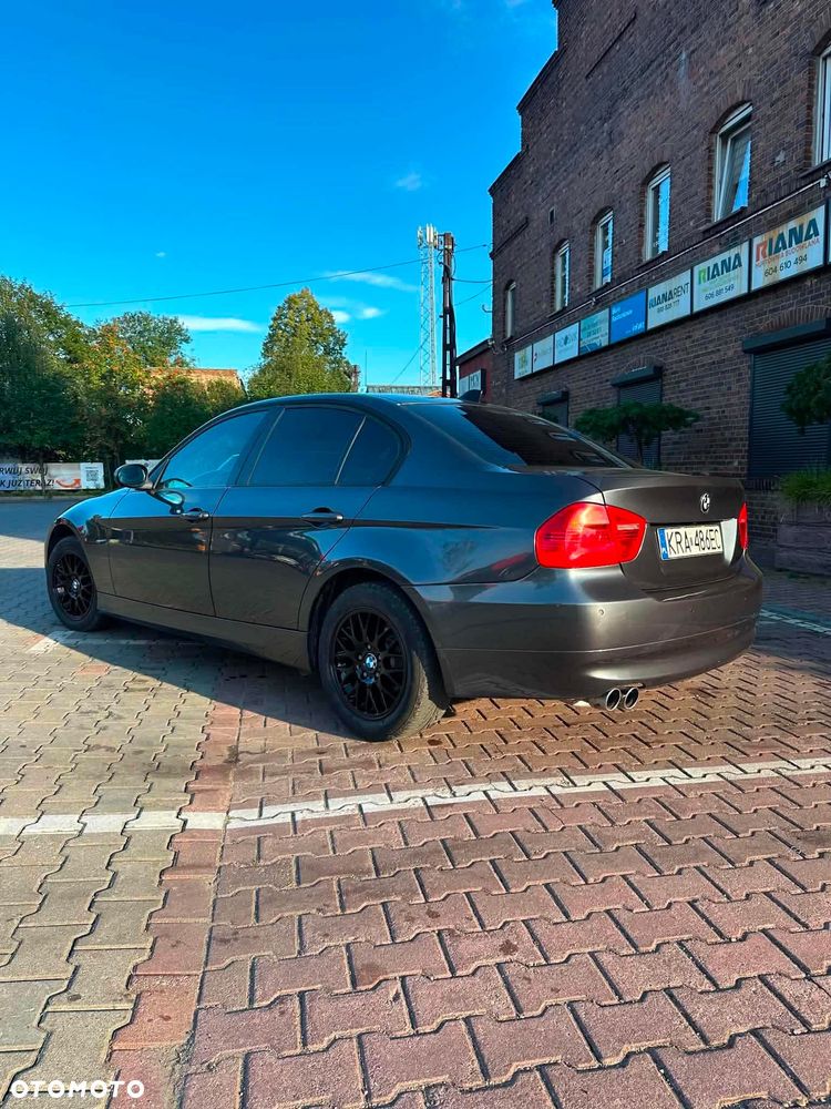 BMW Seria 3 320i - 4