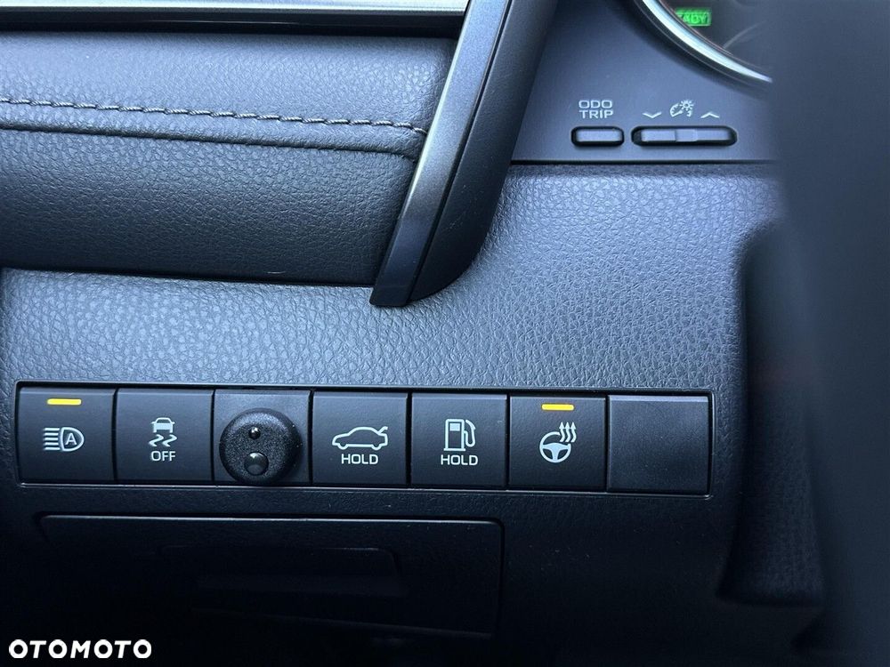 Toyota Camry 2.5 Hybrid Executive CVT - 19