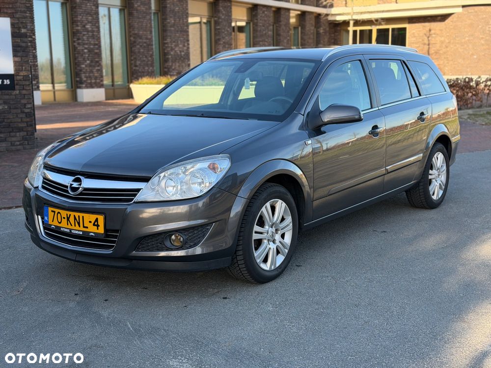 Opel Astra 1.6 Color Edition - 1