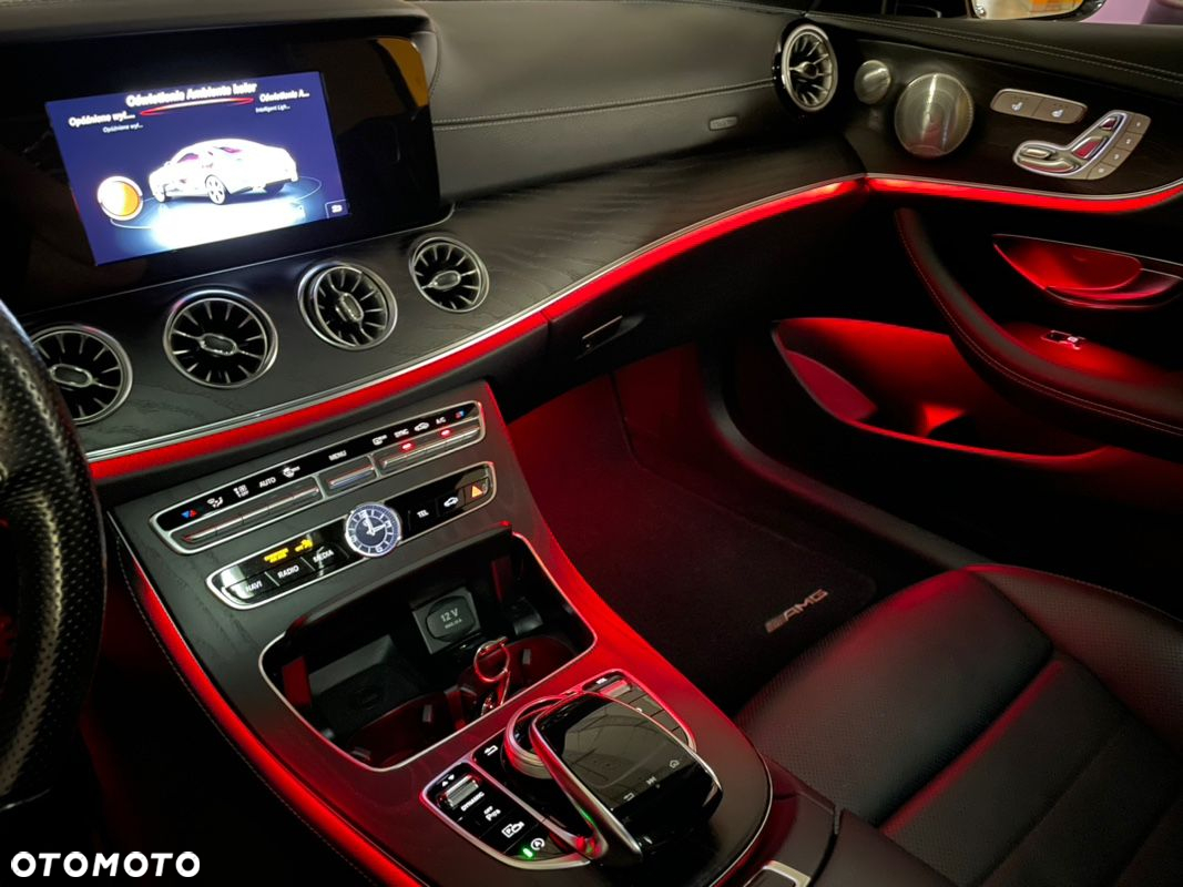 Mercedes-Benz Klasa E 220 d Coupe 4-Matic 9G-TRONIC - 40