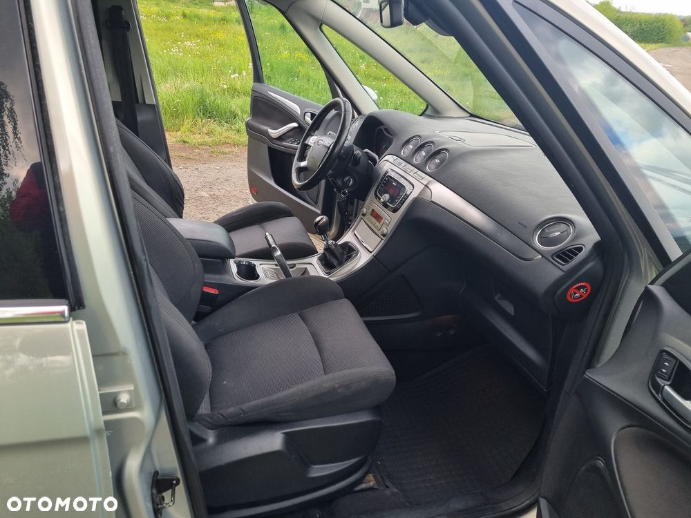 Ford Galaxy 2.0 TDCi DPF Concept - 13