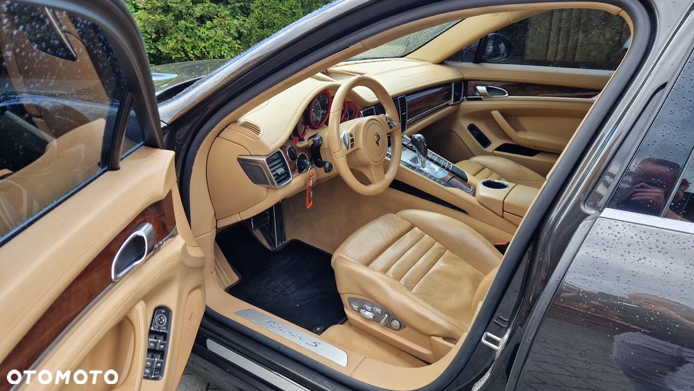 Porsche Panamera S PDK - 13