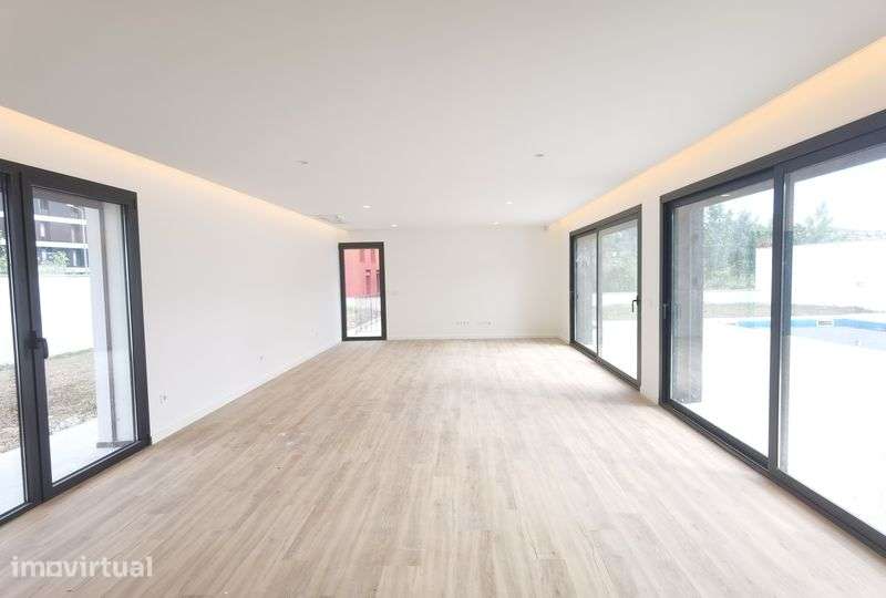 Moradia T4+1 com piscina - Grande imagem: 3/8
