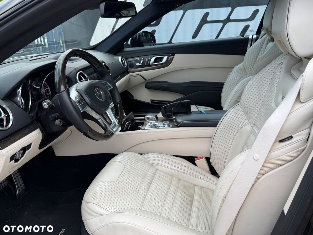 Mercedes-Benz SL 63 AMG - 28