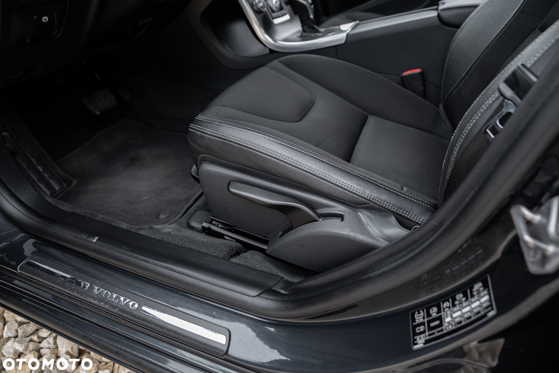 Volvo V60 D4 Geartronic Summum - 22
