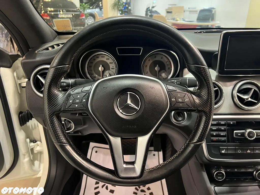 Mercedes-Benz CLA 250 7G-DCT - 25
