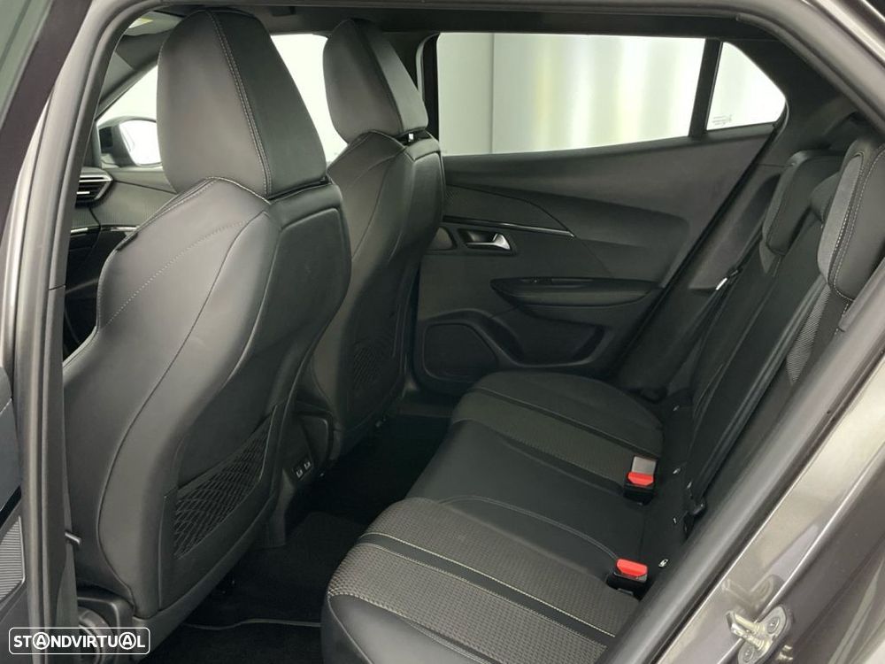 Peugeot 2008 1.2 PureTech GT - 12