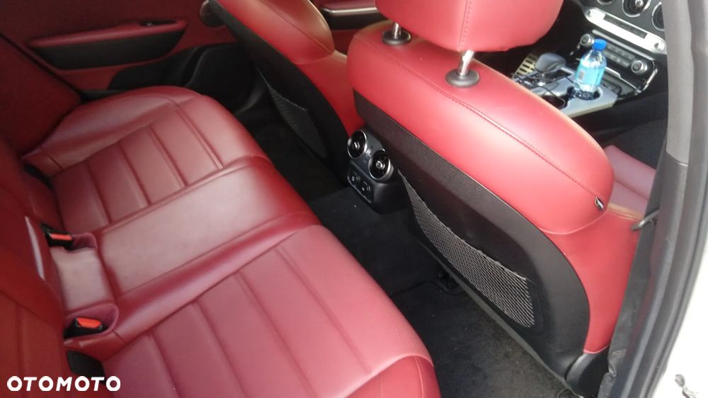 Kia Stinger 3.3 T-GDI AWD GT - 12