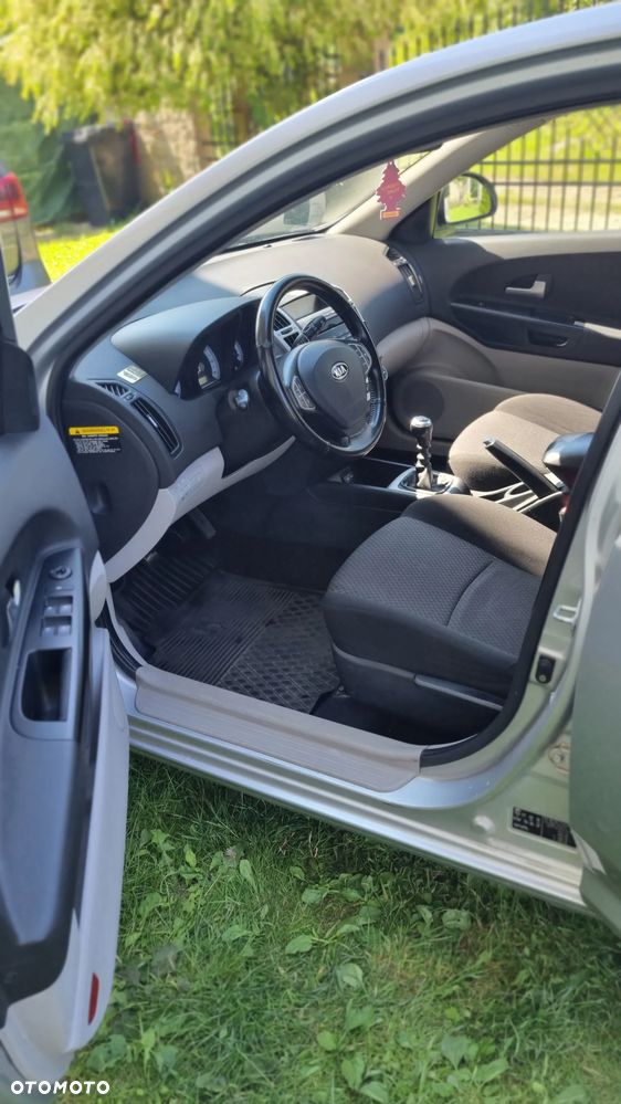 Kia Ceed - 26