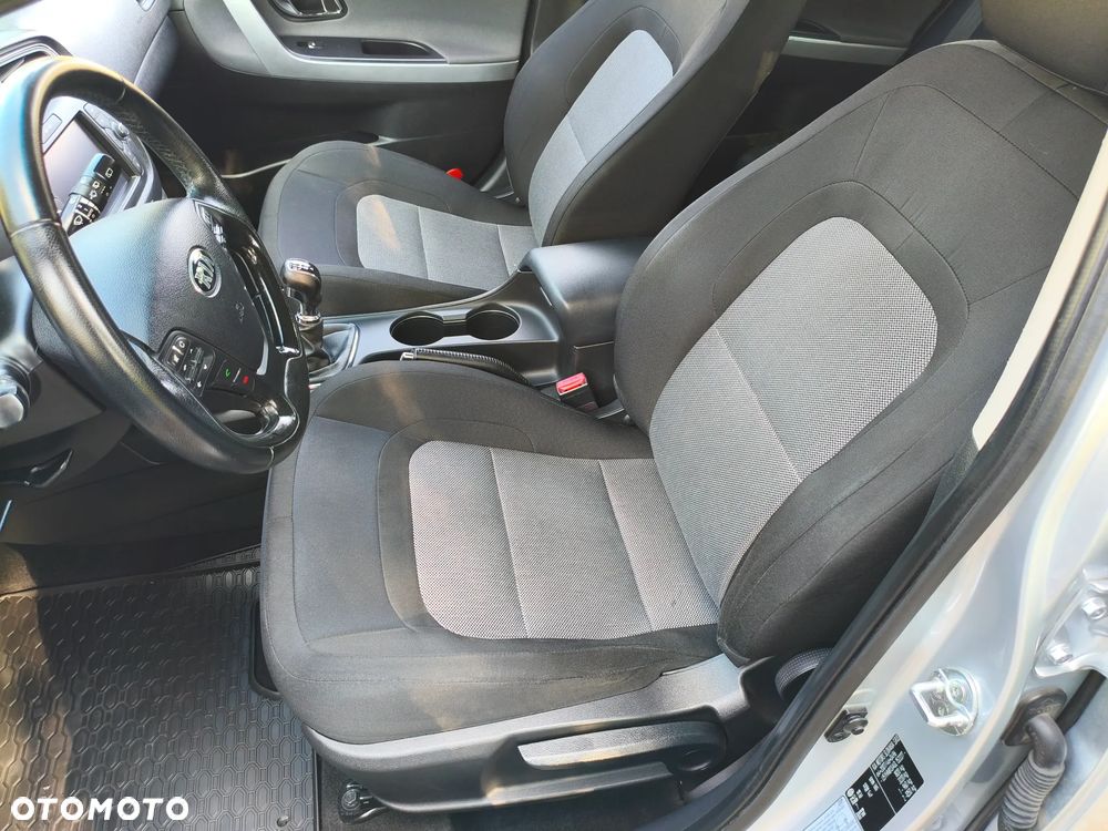 Kia Ceed 1.6 GDI L Business Line - 32