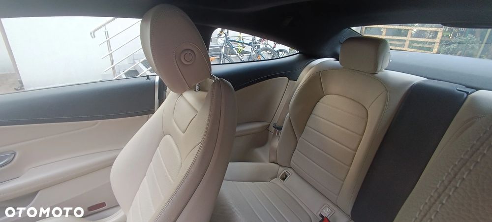 Mercedes-Benz Klasa C 300 9G-TRONIC - 20