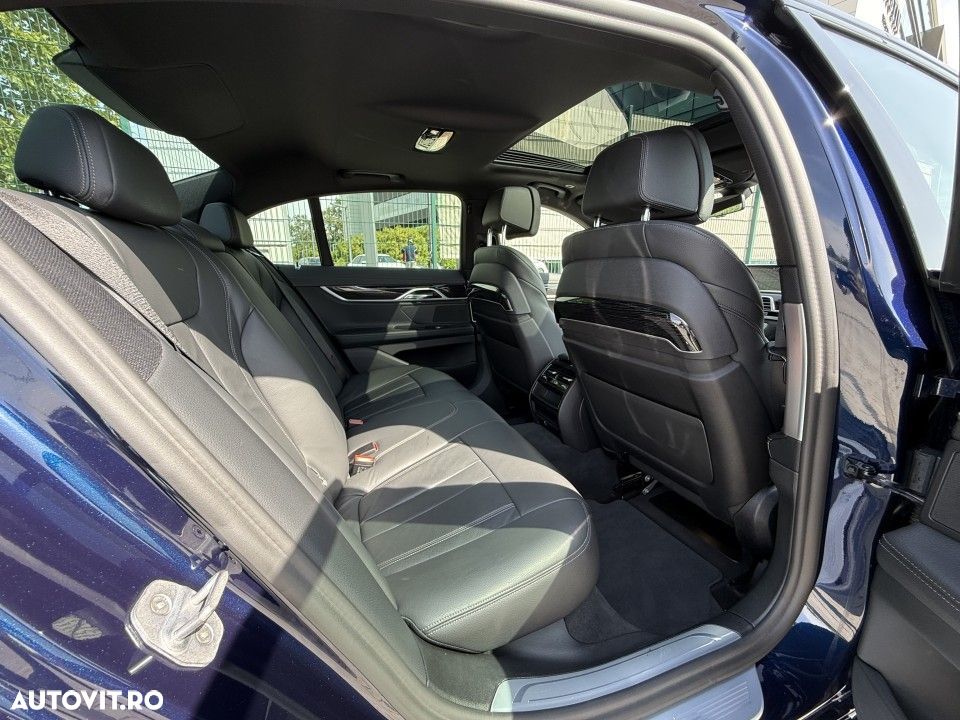 BMW Seria 7 730d xDrive MHEV - 21