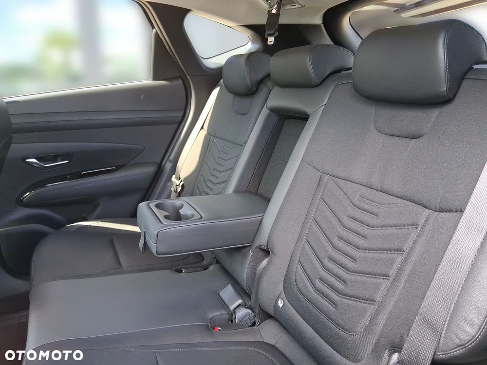 Hyundai Tucson 1.6 T-GDi HEV Executive 2WD - 16