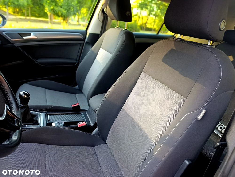 Volkswagen Golf 1.6 TDI BlueMotion Technology Comfortline - 12