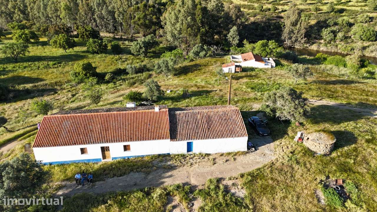 Herdade vedada barragens poços furo monte olival cortiça gado etc - Grande imagem: 4/4