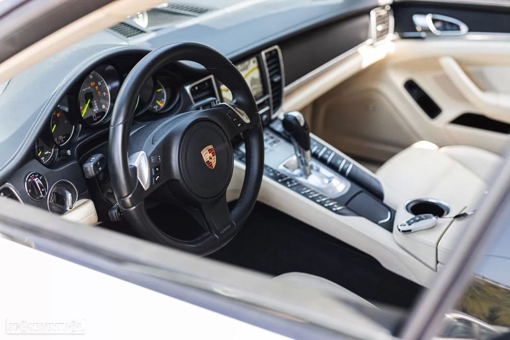 Porsche Panamera S Hybrid - 8