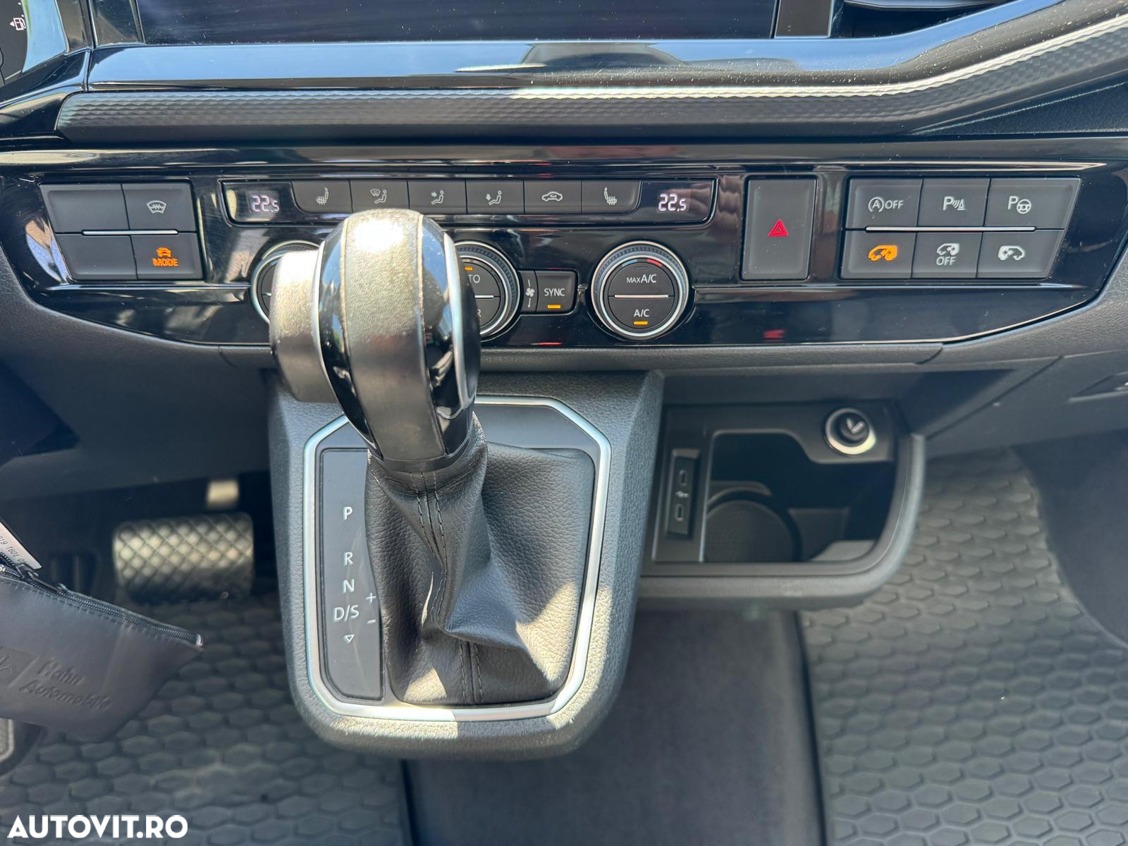 Volkswagen Multivan - 14