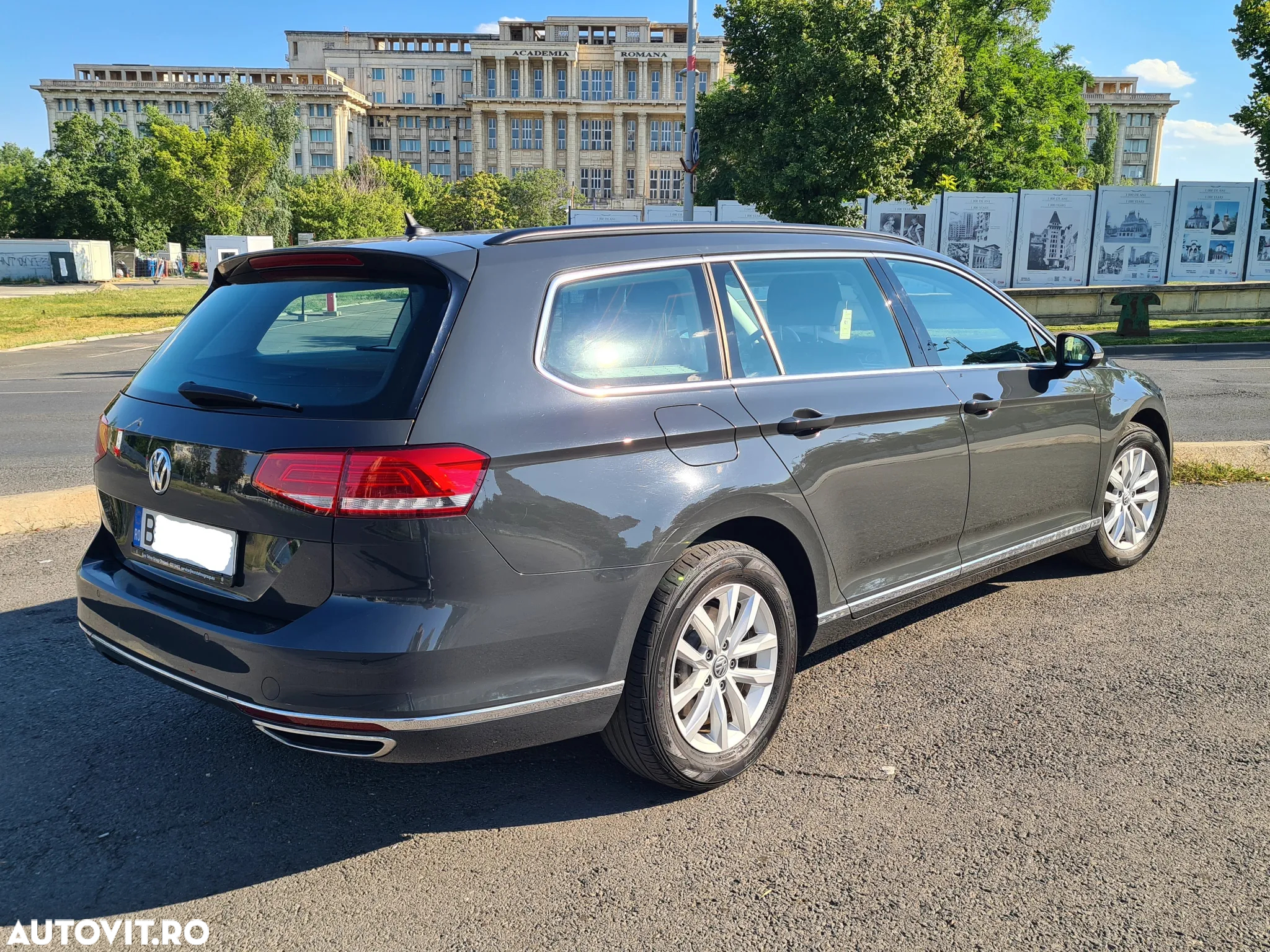 Volkswagen Passat Variant 2.0 TDI DSG Comfortline - 3