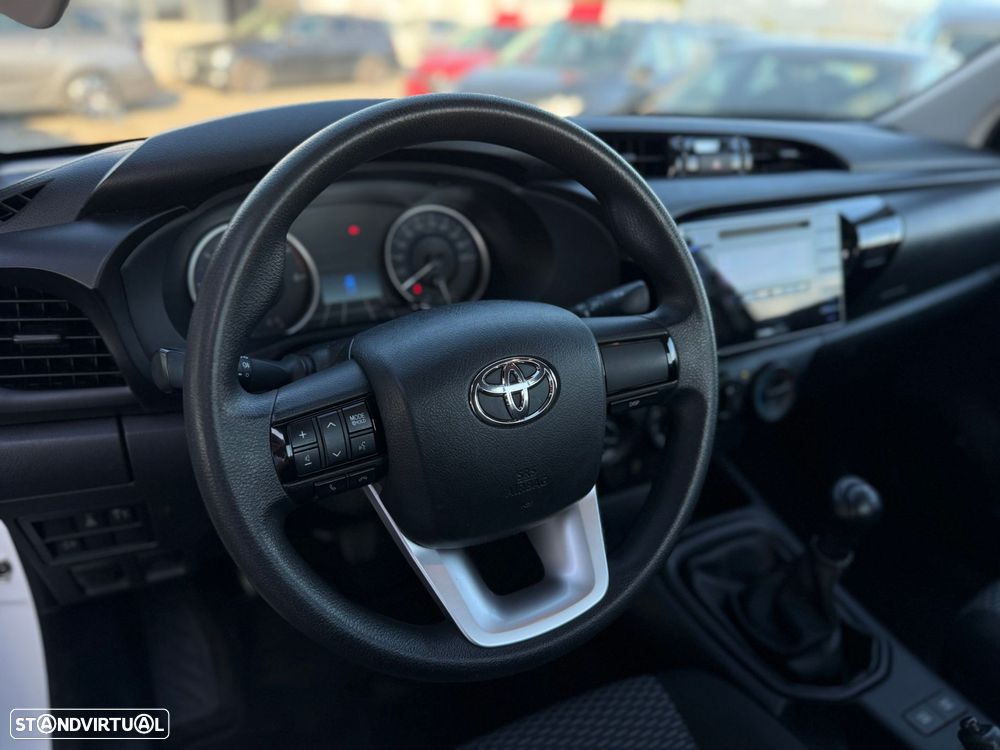 Toyota Hilux 2.4 D-4D 4WD CE CH - 23