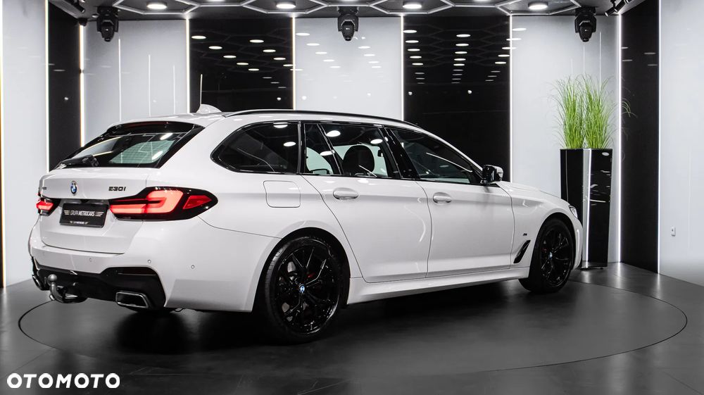 BMW Seria 5 530i xDrive mHEV M Sport sport - 8