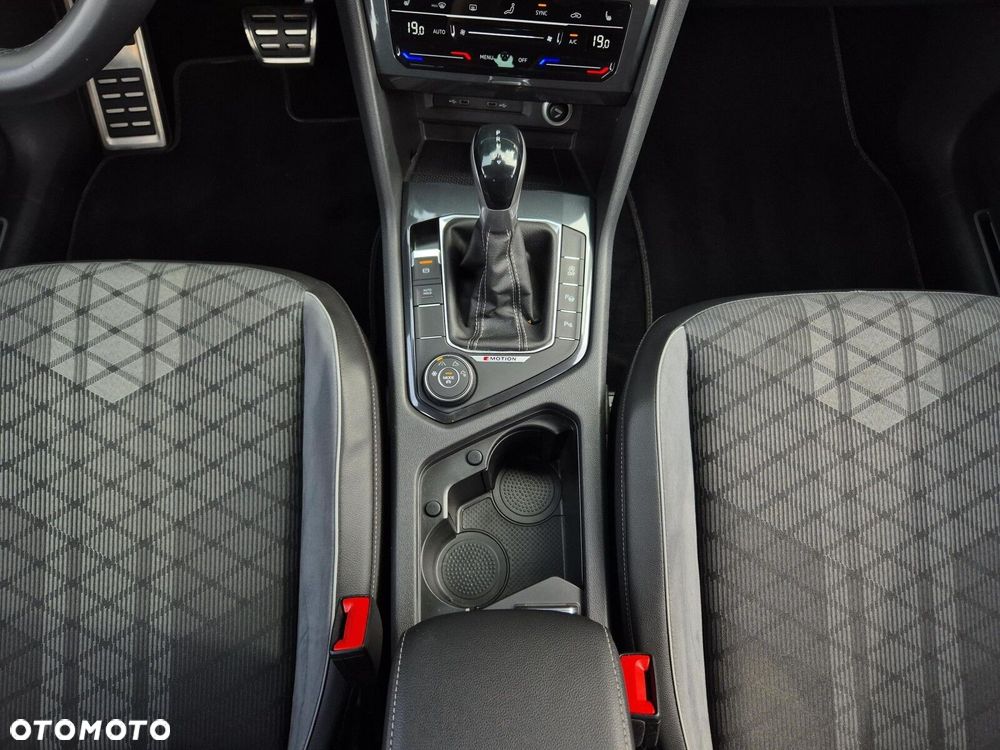 Volkswagen Tiguan 2.0 TDI SCR 4Mot R-Line DSG - 17