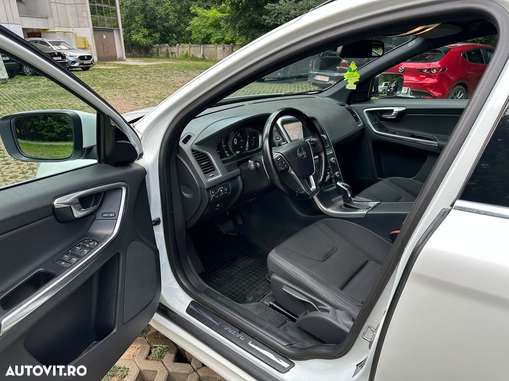 Volvo XC 60 2.4D AWD Aut. Momentum - 13
