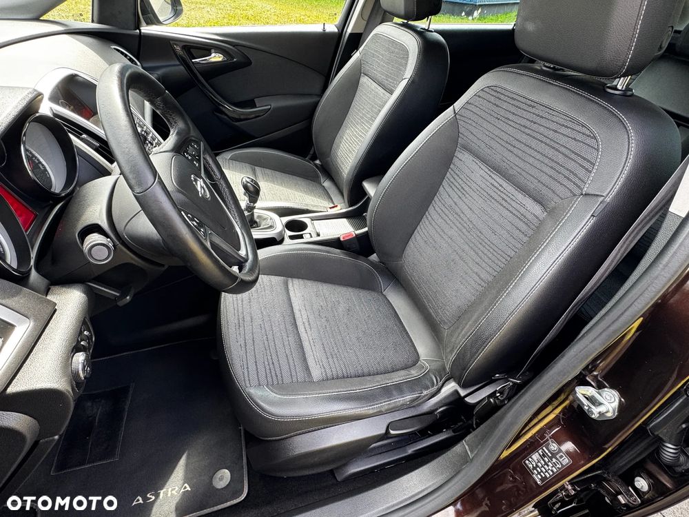 Opel Astra 1.4 Turbo - 11