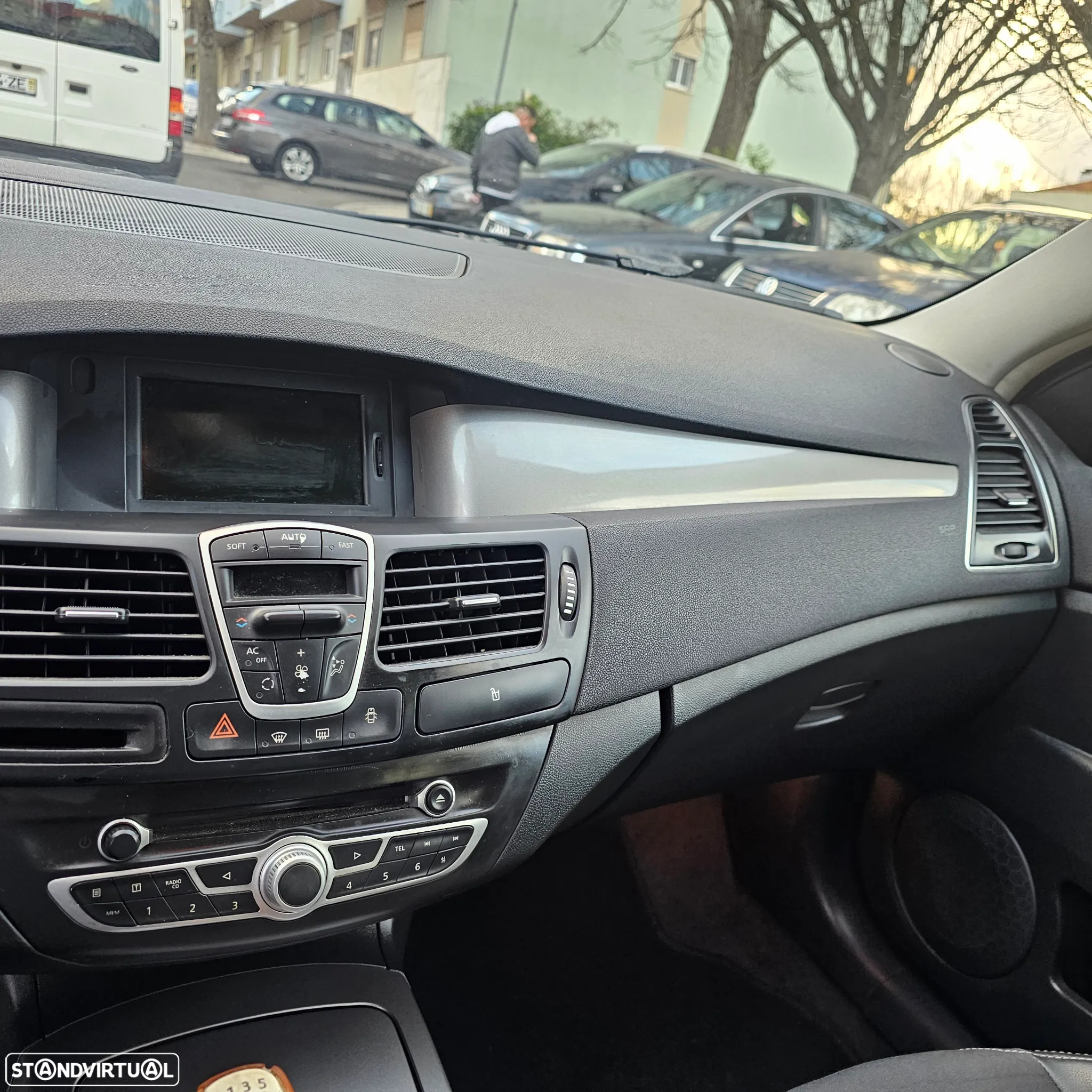 Renault Laguna Break 1.5 dCi SE Black Line - 19