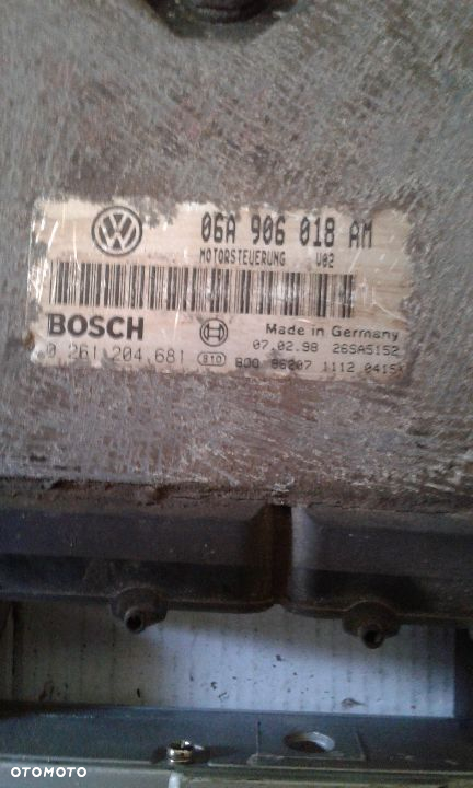 Sterownik silnika VW Skoda Octavia 1.8 06A906018AM