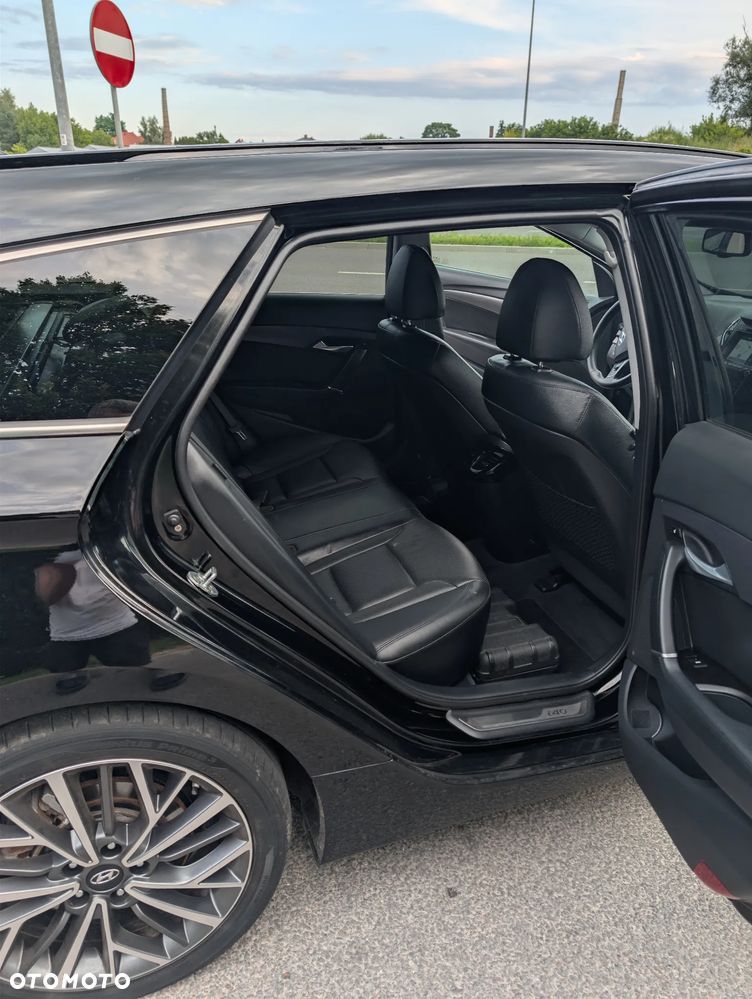 Hyundai i40 Kombi 1.7 CRDi Premium - 27