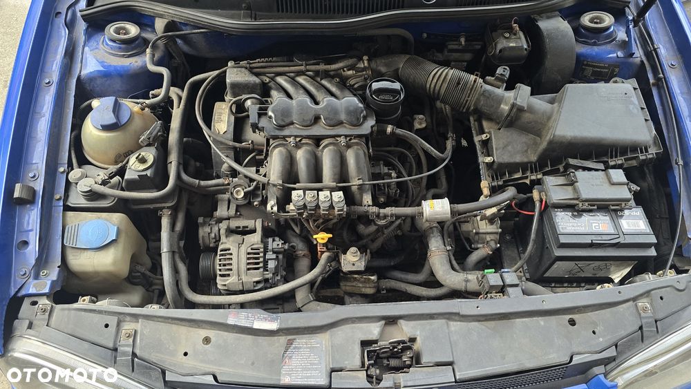 Volkswagen Golf - 8