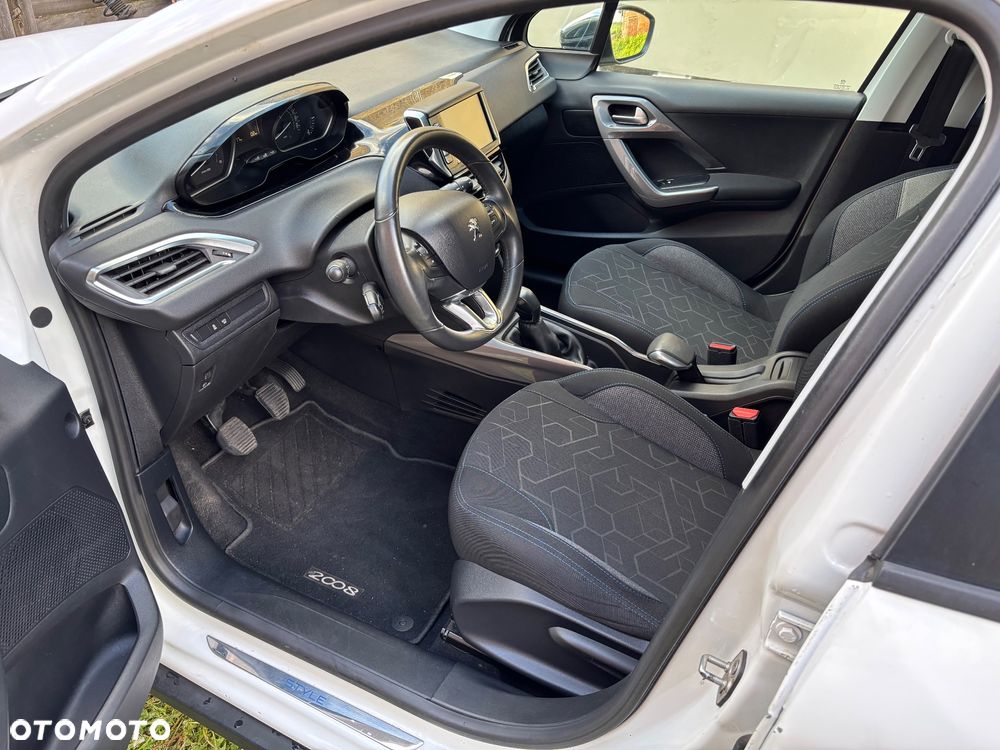 Peugeot 2008 1.6 BlueHDi Style - 7